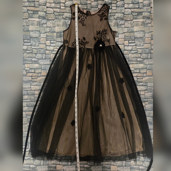 Elegant Girl's Dress - Picture 3 of 5